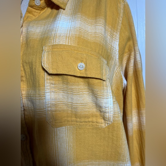 Universal Thread Honey Gold Plaid Women’s Shirt - Picture 3 of 11